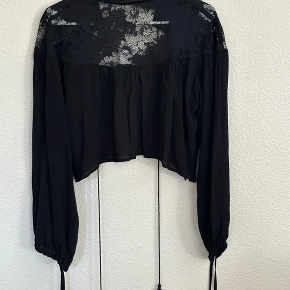 House of Harlow 1960 Black Lace Blouse - Picture 4 of 7